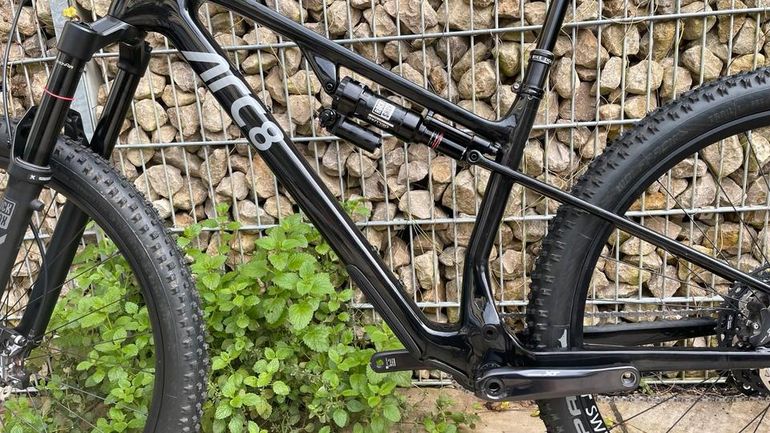 Used Arc8 Essential 2 2024 Mountainbike, Black — image 9 of 18