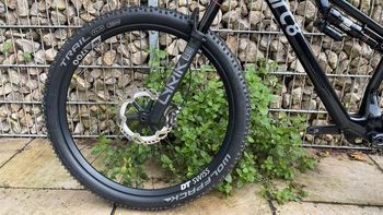 Used Arc8 Essential 2 2024 Mountainbike, Black — image 8 of 18
