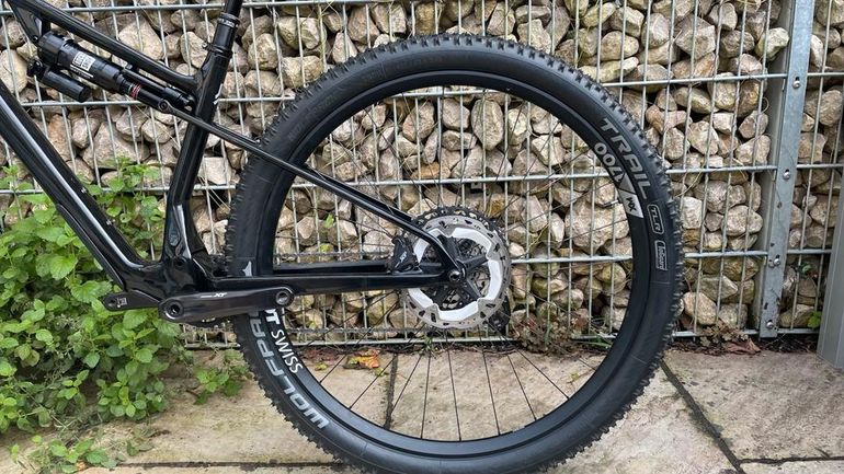 Used Arc8 Essential 2 2024 Mountainbike, Black — image 10 of 18