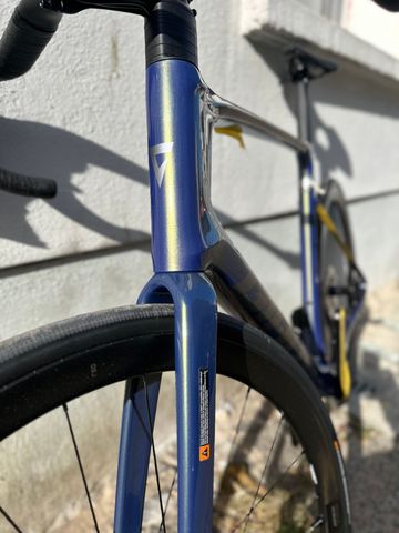 Used Giant Defy Advanced Pro 0 2025 2025 Road & Gravel, Blue — image 8 of 13