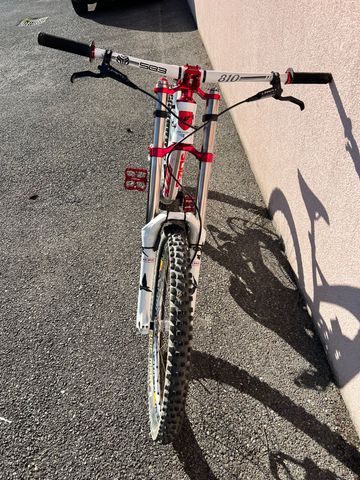 Używany YT Industries Yt Tues 2.0 World Cup Limited édition 2012 Mountainbike — zdjęcie 4 z 5
