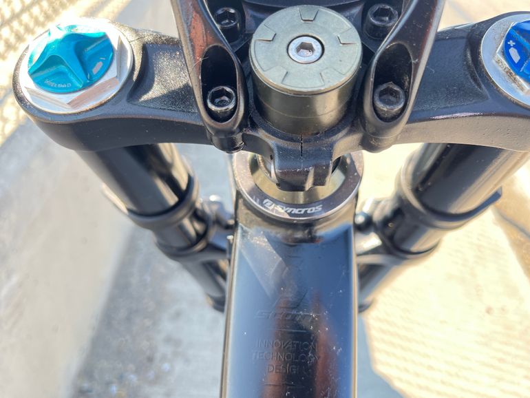 Used Scott Gambler 720 2017 2017 Mountainbike, Black, 27.5 — image 4 of 17