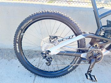 Used Scott Gambler 720 2017 2017 Mountainbike, Black, 27.5 — image 7 of 17