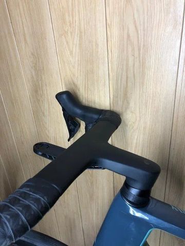 Used Canyon Aeroad CF SLX 8 Di2 2023 2023 Road & Gravel, Blue — image 8 of 10