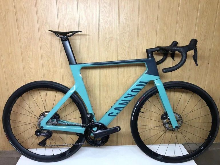 CANYON Aeroad CF SLX アルテグラdi2 2026 Canyon Aeroad CF SLX 8 Di2 – Specs, Comparisons