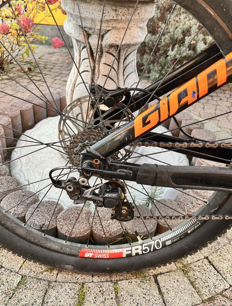 Used Giant Glory Shimano ZEE 2017 Mountainbike, Blue — image 3 of 6