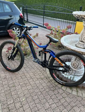 Gebrauchtes Giant Glory Shimano ZEE 2017 Mountainbike, Blau — Bild 2 von 6