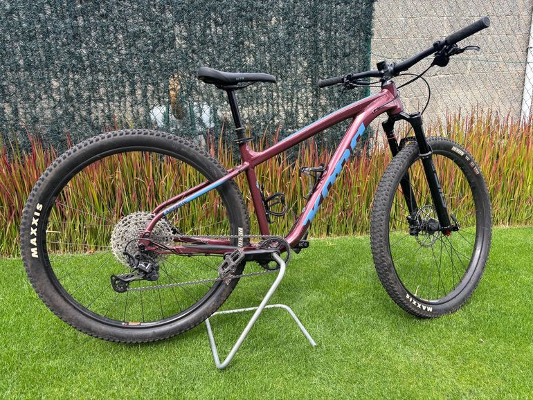 Used Kona Kahuna Shimano SLX 2023 Mountainbike, Red — image 1 of 6