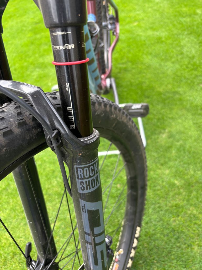 Used Kona Kahuna Shimano SLX 2023 Mountainbike, Red — image 6 of 6