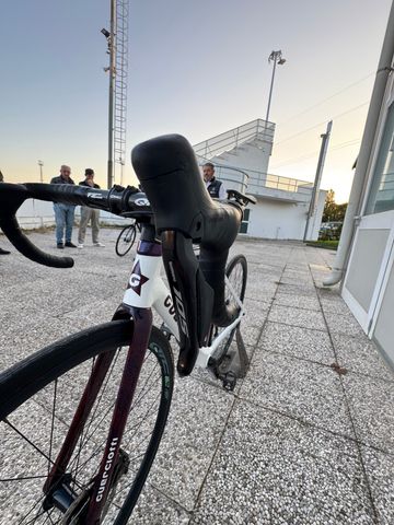Used GUERCIOTTI Bikes Veloce S 2025 Road & Gravel, White — image 2 of 8