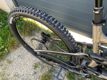 Used Giant Trance X 1 2024 2024 Mountainbike, Light Gray, 29 — image 8 of 8