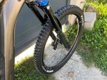 Used Giant Trance X 1 2024 2024 Mountainbike, Light Gray, 29 — image 5 of 8