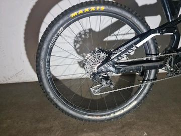 Canyon Torque AL. 7.0 2018 Mountainbike usato, Nero — immagine 2 di 13