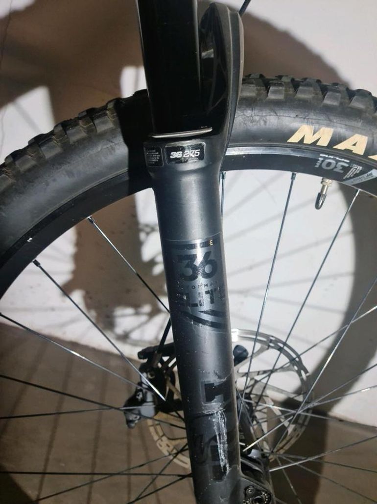 Canyon Torque AL. 7.0 2018 Mountainbike usato, Nero — immagine 5 di 13