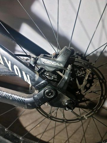 Canyon Torque AL. 7.0 2018 Mountainbike usato, Nero — immagine 9 di 13