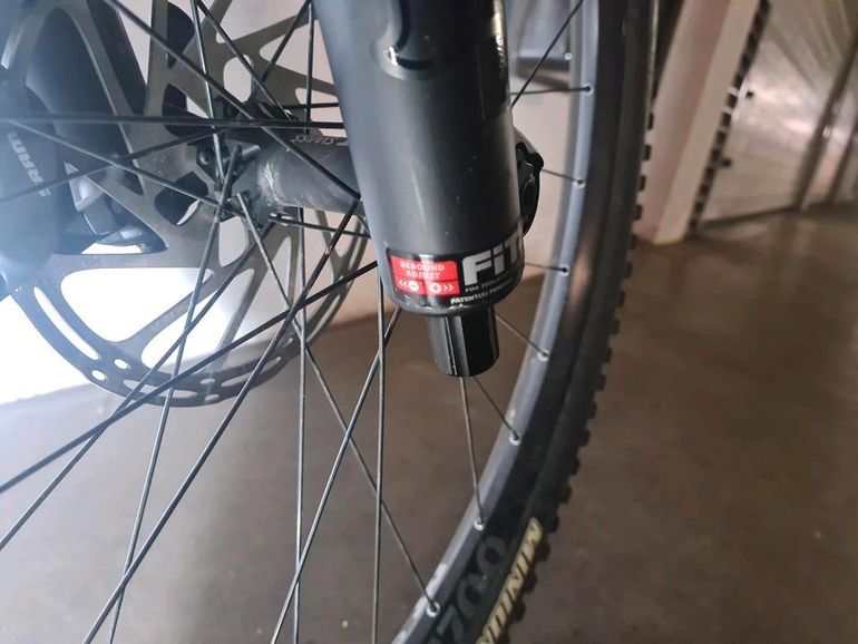 Canyon Torque AL. 7.0 2018 Mountainbike usato, Nero — immagine 6 di 13
