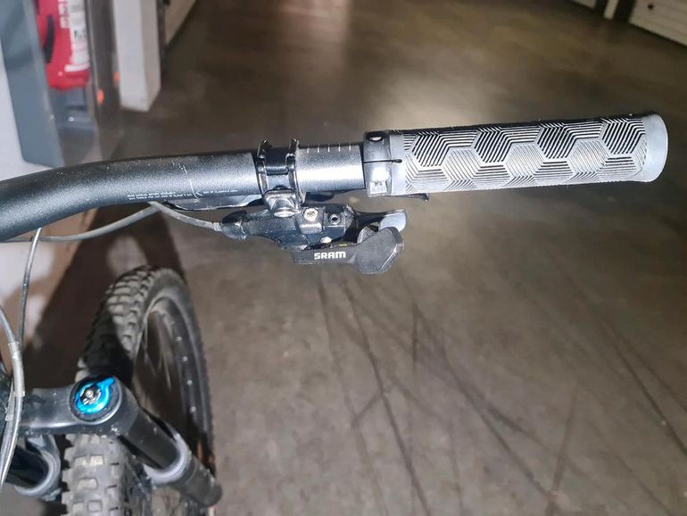 Canyon Torque AL. 7.0 2018 Mountainbike usato, Nero — immagine 11 di 13