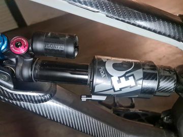 Canyon Torque AL. 7.0 2018 Mountainbike usato, Nero — immagine 4 di 13