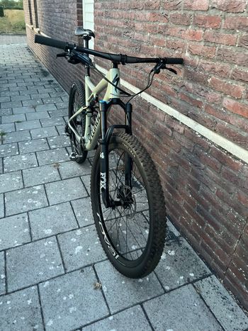 Used Specialized Epic Evo 2019 2019 Mountainbike, Green — image 6 of 14