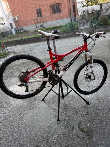 Used Specialized Stumpjumper 2014 Mountainbike, Red — image 1 of 9