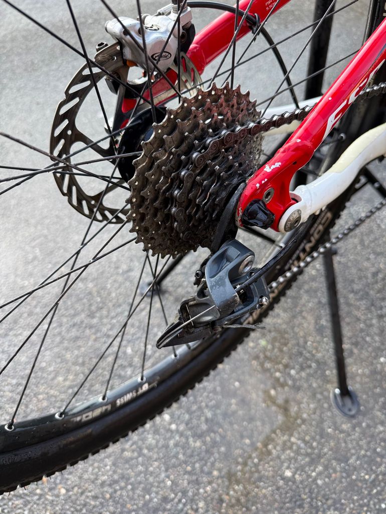 Used Specialized Stumpjumper 2014 Mountainbike, Red — image 7 of 9