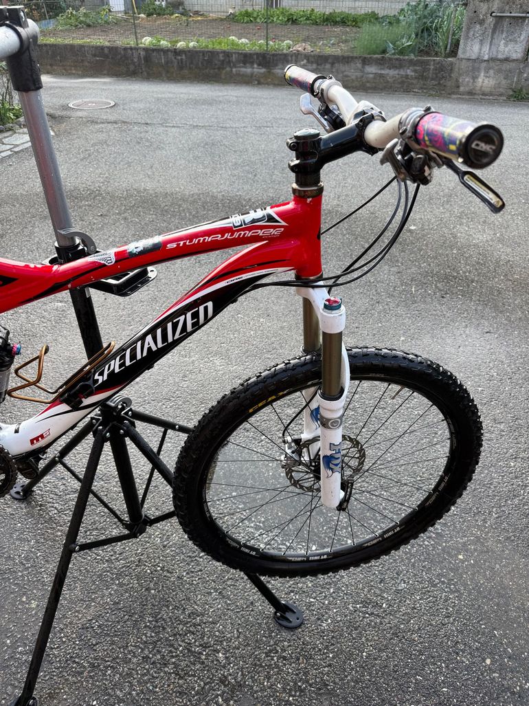 Used Specialized Stumpjumper 2014 Mountainbike, Red — image 2 of 9