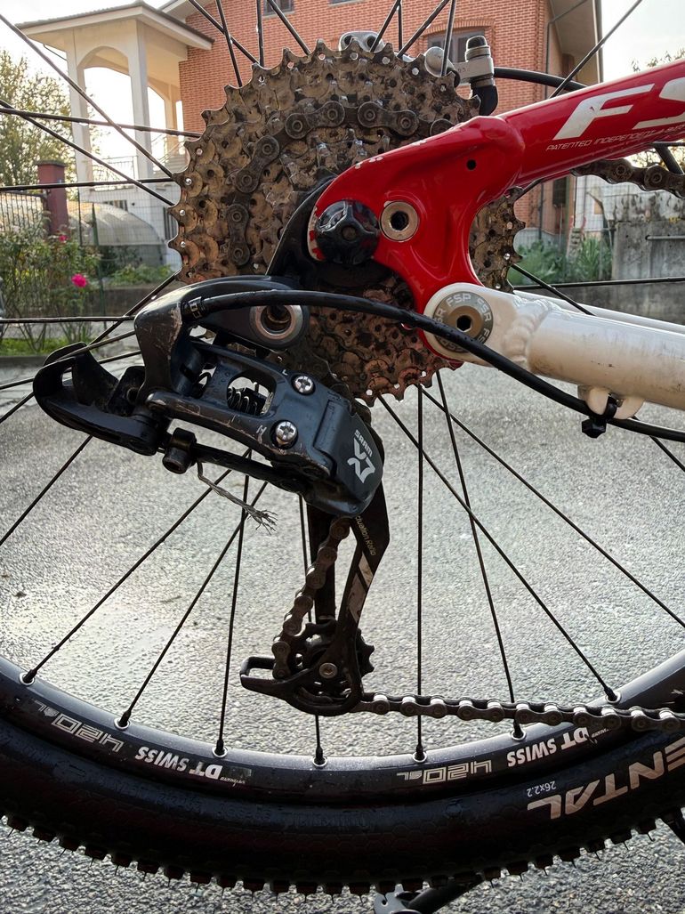 Used Specialized Stumpjumper 2014 Mountainbike, Red — image 5 of 9
