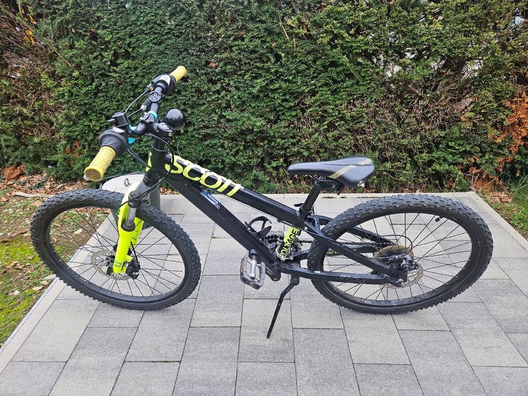 Used Scott Volta Jr24 2017 Mountainbike, Black — image 2 of 7