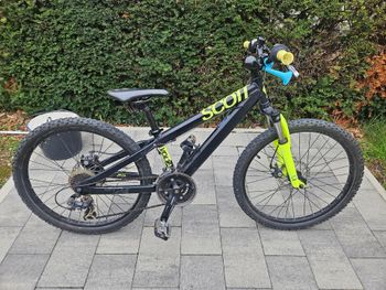 Used Scott Volta Jr24 2017 Mountainbike, Black — image 1 of 7