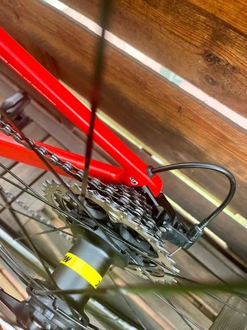 Used BMC Teammachine SLR SIX 2023 2023 Road & Gravel, Red — image 10 of 11