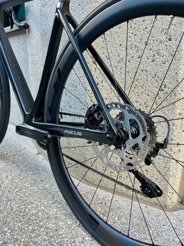 Used Focus IZALCO MAX 8.8 2024 2024 Road & Gravel, Black — image 7 of 17
