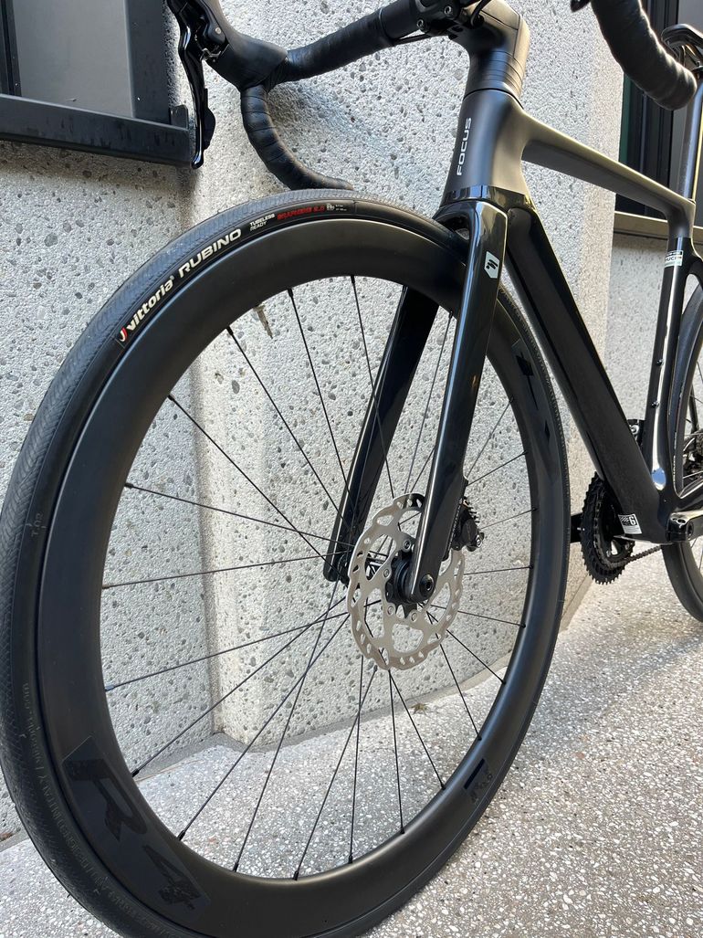 Used Focus IZALCO MAX 8.8 2024 2024 Road & Gravel, Black — image 4 of 17