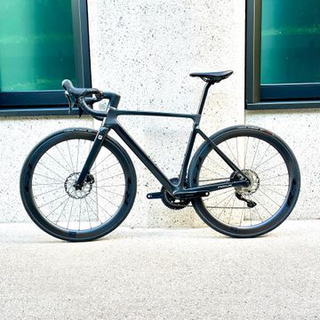 Used Focus IZALCO MAX 8.8 2024 2024 Road & Gravel, Black — image 2 of 17