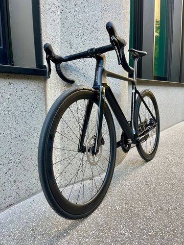 Used Focus IZALCO MAX 8.8 2024 2024 Road & Gravel, Black — image 8 of 17