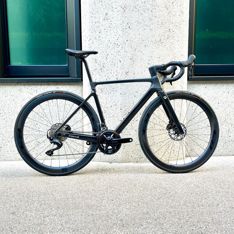 Used Focus IZALCO MAX 8.8 2024 2024 Road & Gravel, Black — image 1 of 17