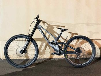 Used Canyon Sender SRAM GX DH 2023 Mountainbike, Light Gray, Mixed — image 3 of 3