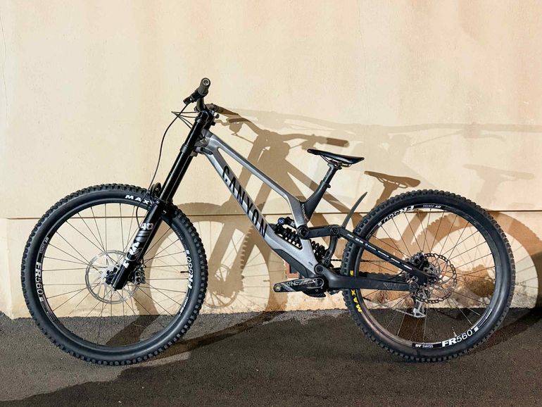 Used Canyon Sender SRAM GX DH 2023 Mountainbike, Light Gray, Mixed — image 3 of 3