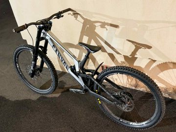 Used Canyon Sender SRAM GX DH 2023 Mountainbike, Light Gray, Mixed — image 2 of 3