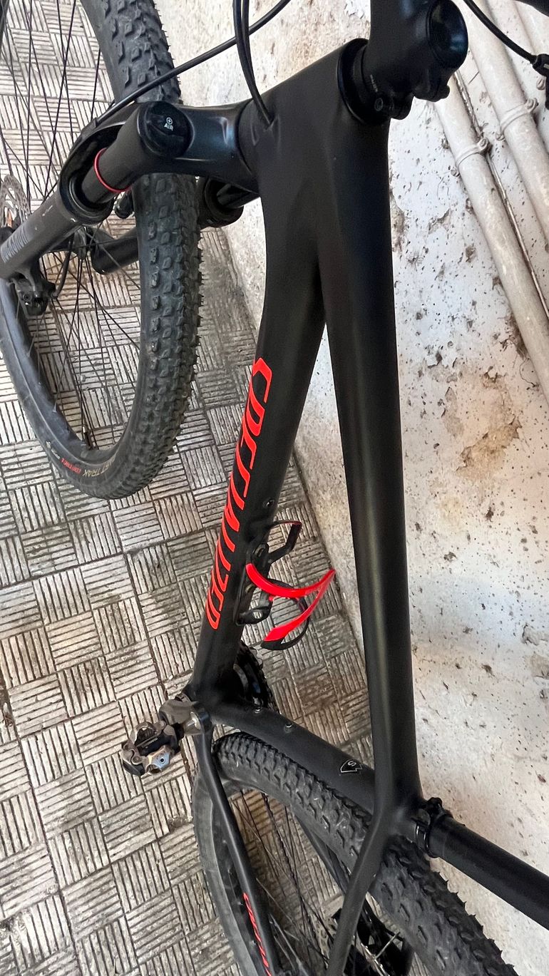 Used Specialized Epic Hardtail 2021 2021 Mountainbike, Black, 29 — image 6 of 9