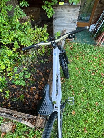 Used Canyon Torque Park AL 6 2024 2024 Mountainbike, Purple, 27.5 — image 3 of 5
