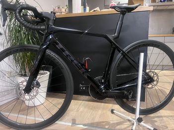 Used Trek Madone 2025 Road & Gravel, Black — image 4 of 11