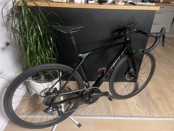 Used Trek Madone 2025 Road & Gravel, Black — image 1 of 11
