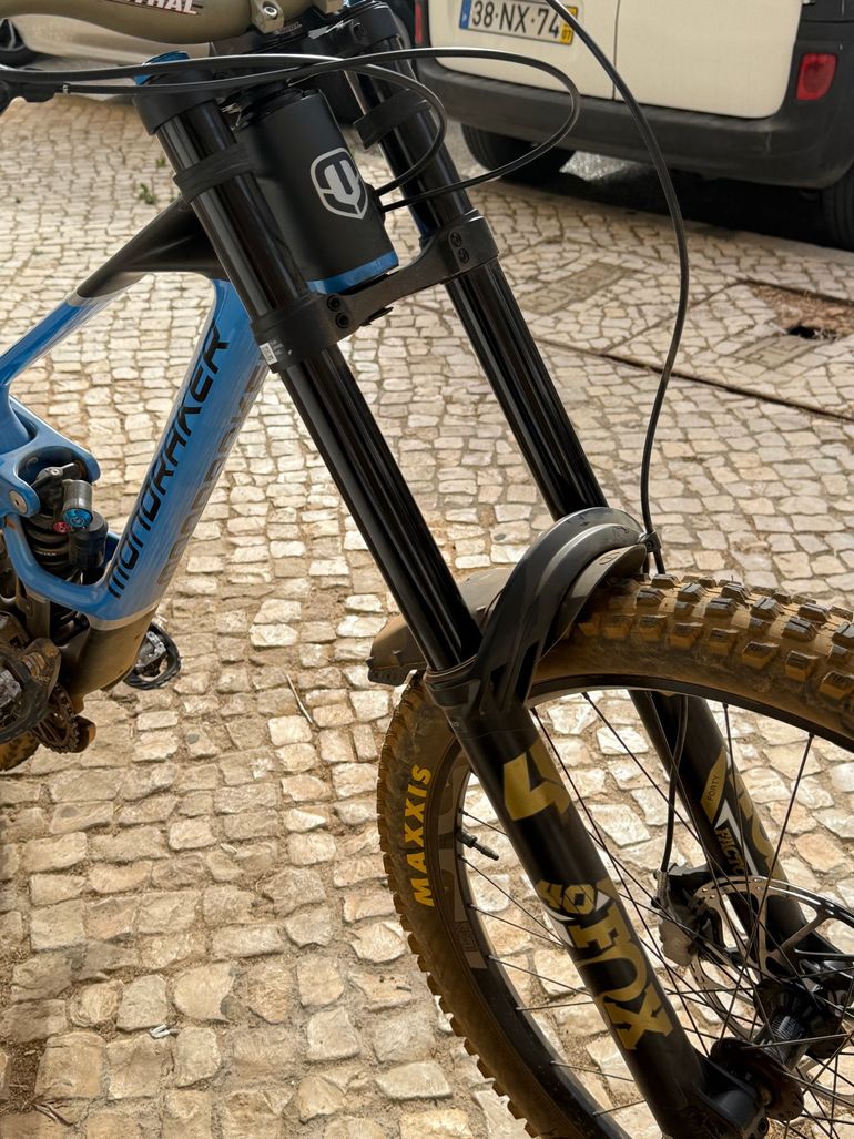 Used Mondraker SUMMUM CARBON R 2023 2023 Mountainbike, Blue, 29 — image 10 of 16
