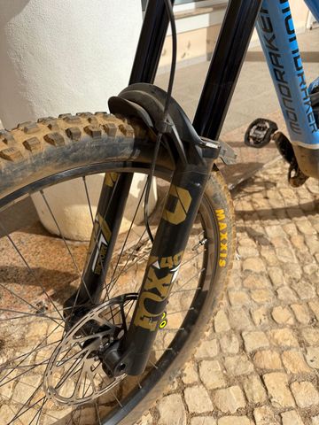 Used Mondraker SUMMUM CARBON R 2023 2023 Mountainbike, Blue, 29 — image 2 of 16