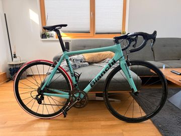 Used Bianchi Oltre XR.1 Chorus Compact 2015 Frameset 2015 Road & Gravel, Green — image 1 of 8