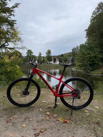 Used Trek X-Caliber 8 2021 2021 Mountainbike, Red, 29 — image 9 of 9