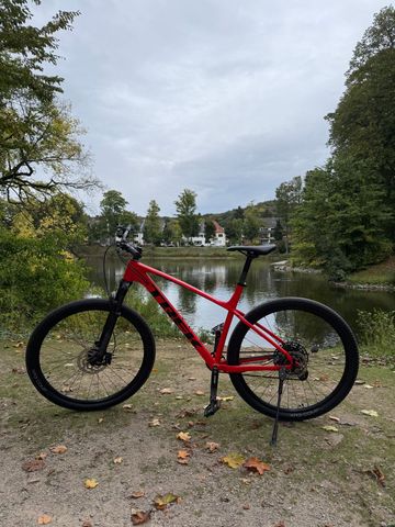 Used Trek X-Caliber 8 2021 2021 Mountainbike, Red, 29 — image 9 of 9
