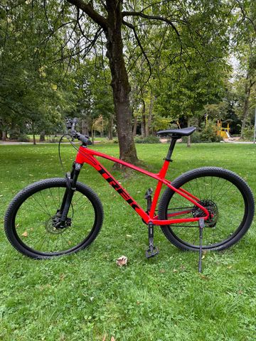 Used Trek X-Caliber 8 2021 2021 Mountainbike, Red, 29 — image 1 of 9