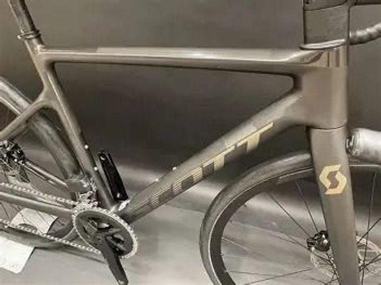 Used Scott Addict 10 2025 Road & Gravel, Black — image 2 of 4