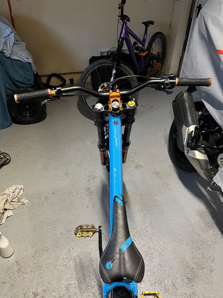Gebrauchtes Mondraker Summum Pro 2018 2018 Mountainbike, Blau, 27, 5 (650B) — Bild 29 von 30